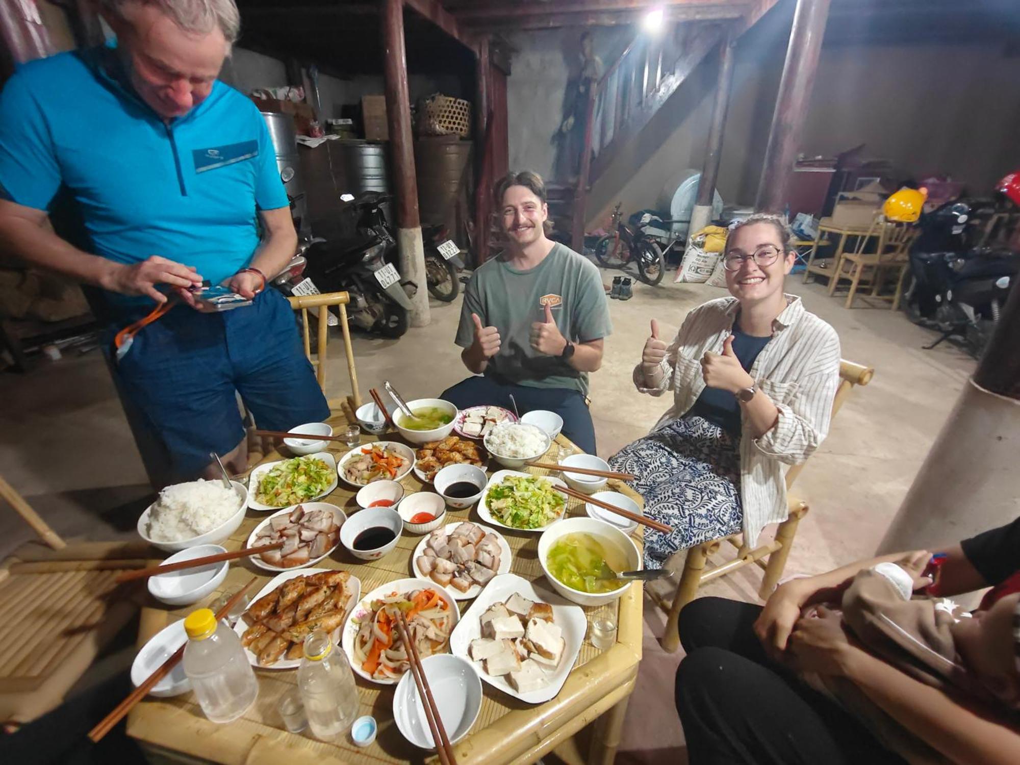 Nung An Homestay Quang Uyen Esterno foto