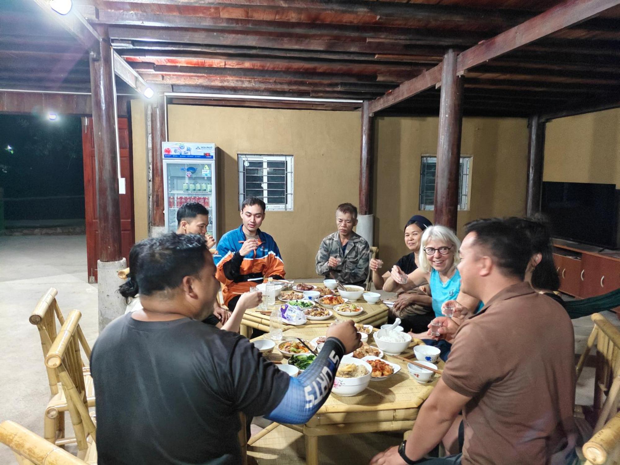 Nung An Homestay Quang Uyen Esterno foto